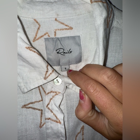 Pristine Rails Whitney Starstruck Gold Glitter Star White Linen Top Small - Picture 4 of 6